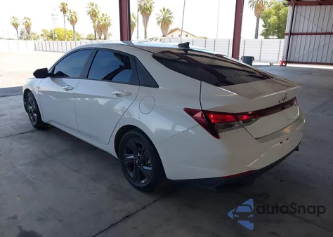 2021 Hyundai Elantra Sel z USA, uszkodzony, nr VIN 5NPLM4AG7MH038533